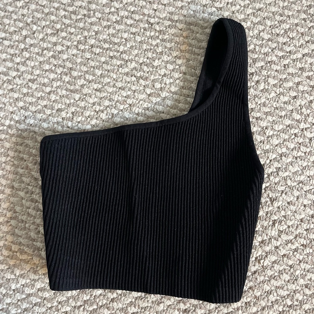 Aritzia Top